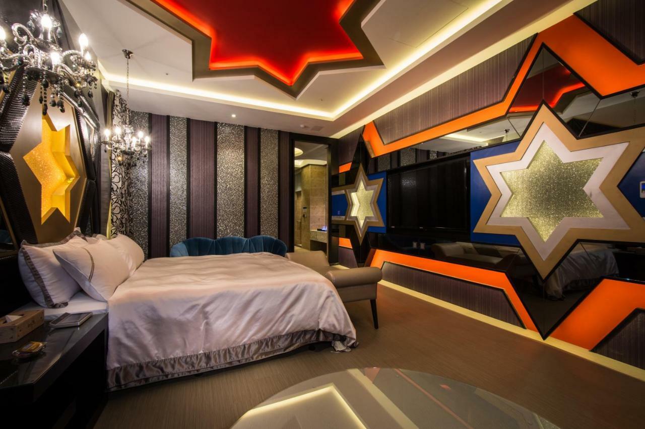 U-Her Hotel Taichung Exterior foto