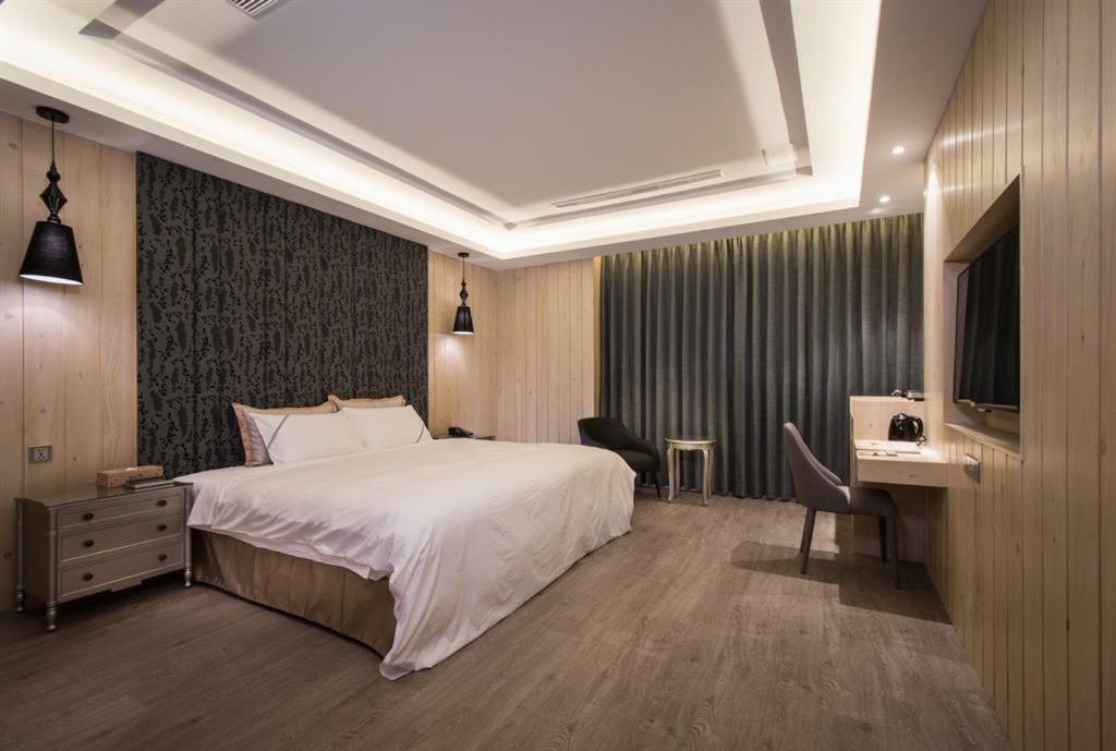 U-Her Hotel Taichung Exterior foto